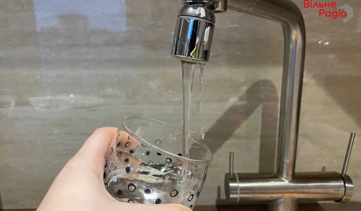 0182857477367887880888800853