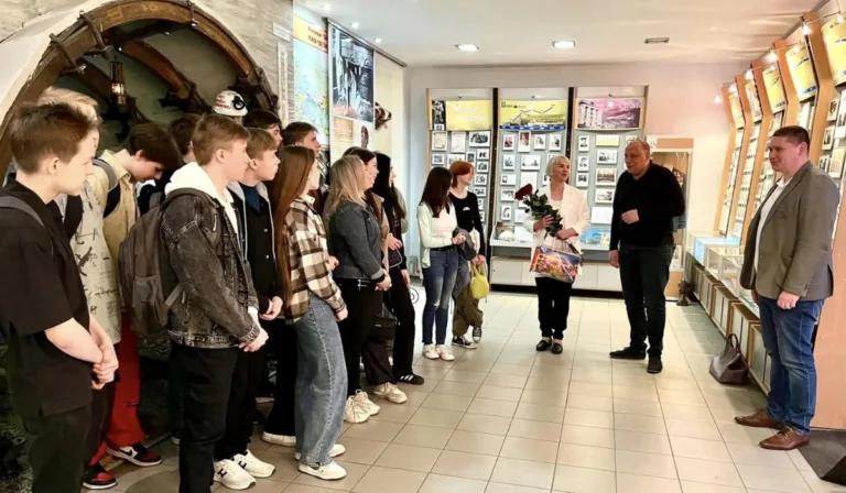 8970828061257778768198788911